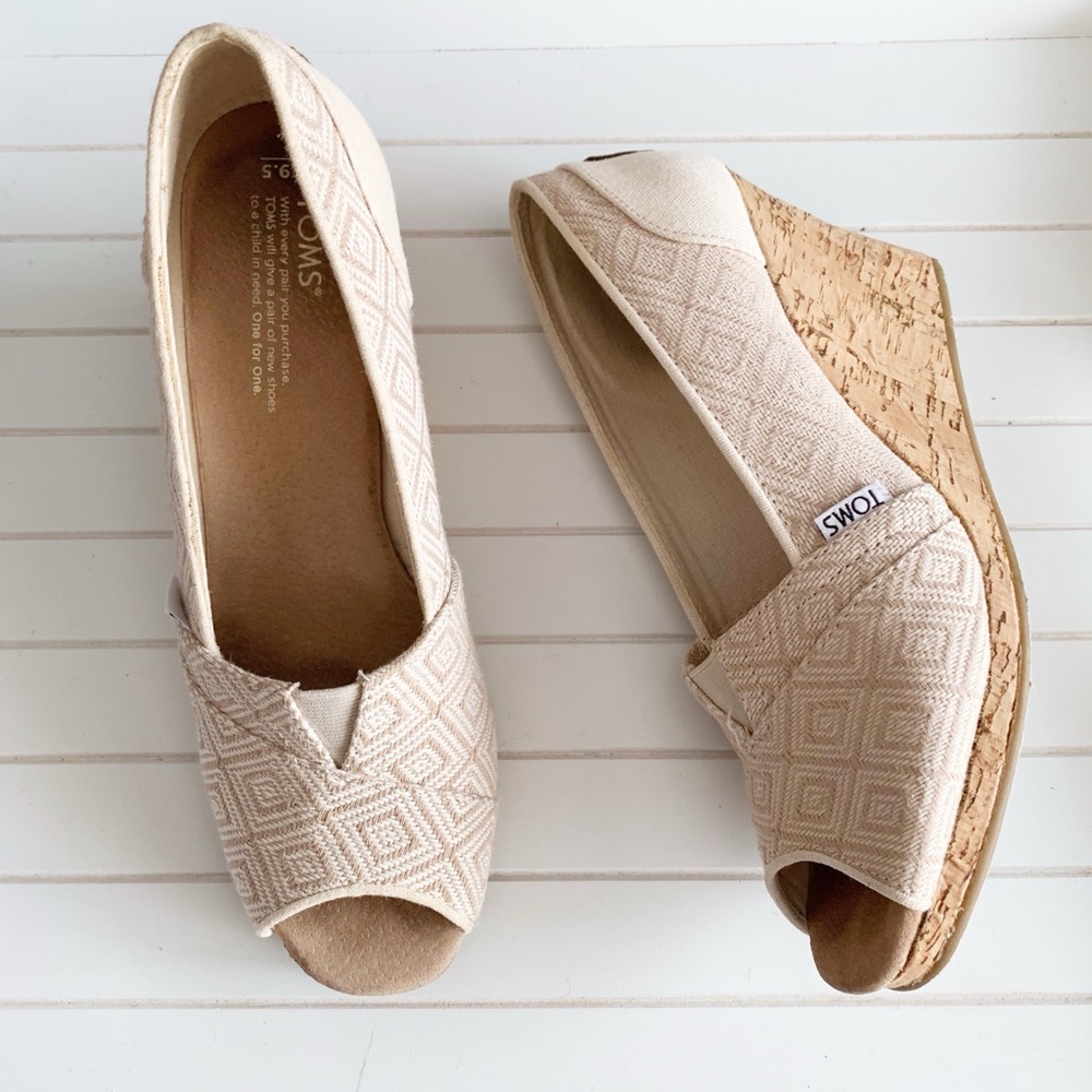 TOMS Peep Toe Cork Wedge Tan Diamond Fabric Shoes